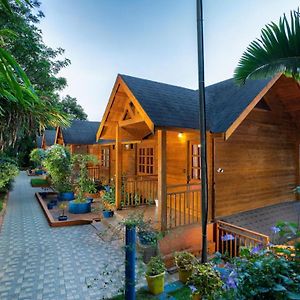 Eterno Camellia & Elettaria Resort With Pool